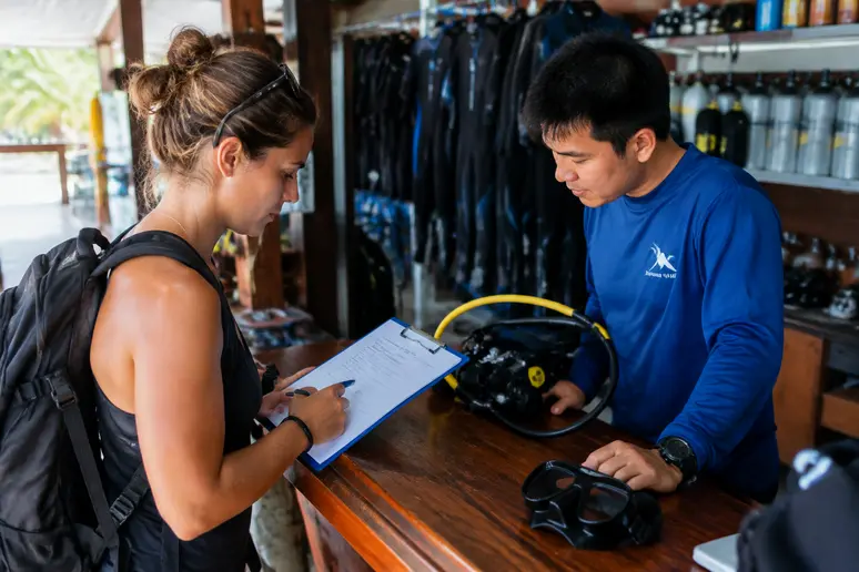 Kosten für den Tauchschein beim Koh Tao Tauchen direkt an der Basis prüfen