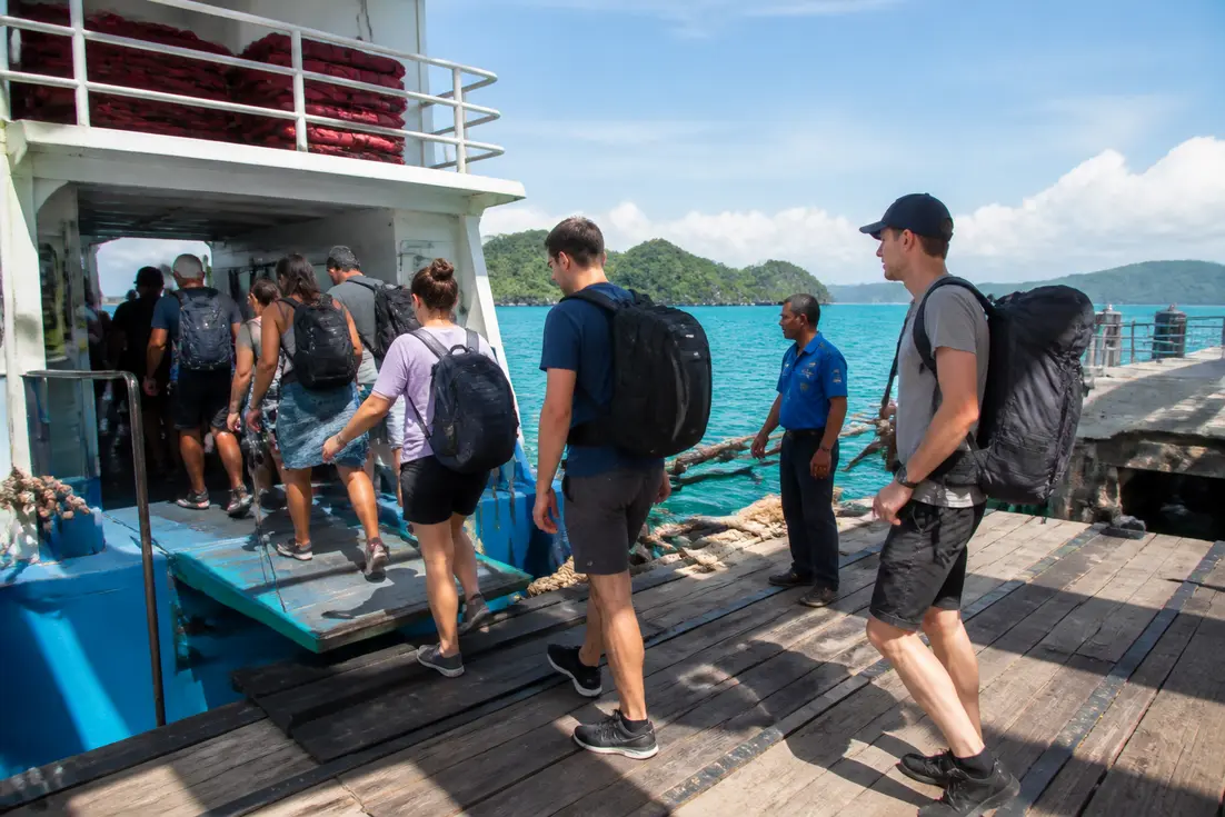 Von Bangkok nach Koh Kood Reisemöglichkeiten am Fähranleger von Laem Sok für die Überfahrt