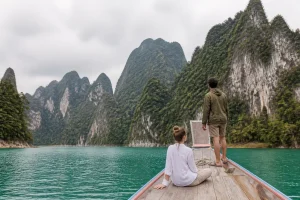 Khao Sok Nationalpark Thailand Reisezeit Aktivitäten auf dem Cheow Lan See mit Boot